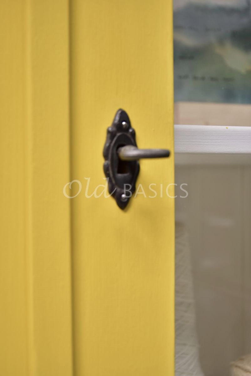 Detail van Vitrinekast Grenoble, 2 deuren, RAL1012, geel, materiaal hout
